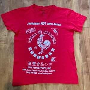 Rooster Brand Sriracha T-shirt women's small
